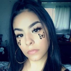 Meet your Posher, Esther